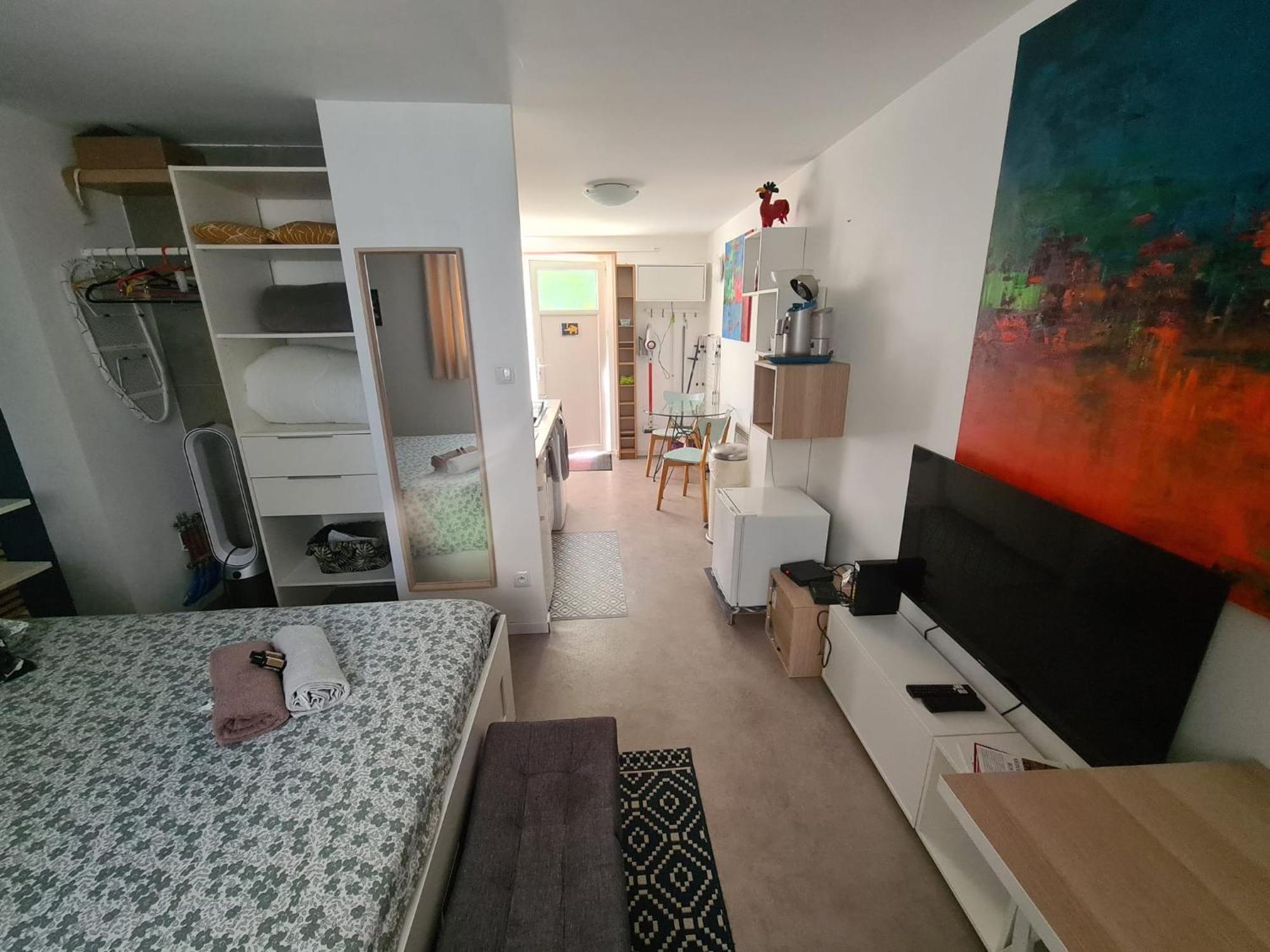 Beau Studio Equipe - Calme Et Confortable Bourg-en-Bresse Exteriör bild