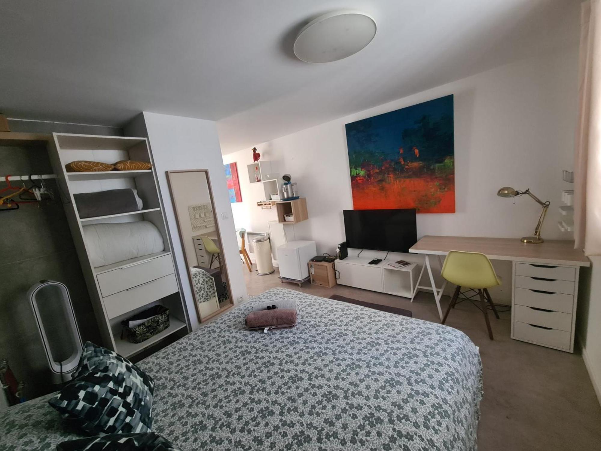 Beau Studio Equipe - Calme Et Confortable Bourg-en-Bresse Exteriör bild